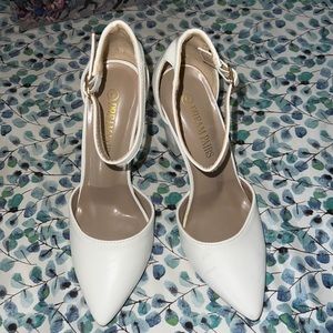 Dream Pairs White Heels